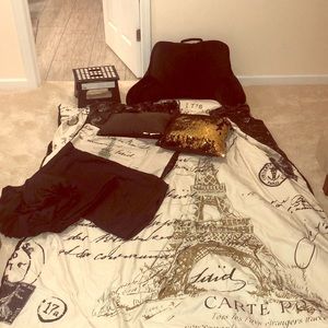 Twin XL comforter set-reversible